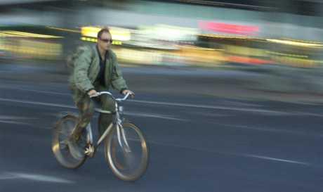 Kako naplatiti štetu koju je na vozilu uzrokovao biciklist?