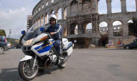 Snosi li policajac odgovornost ako mu se dokaže pristranost?