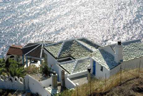 Može li se osigurati rizik rušenja bespravno sagrađene zgrade?