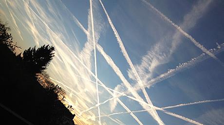 Sve više zaprašivanja s neba