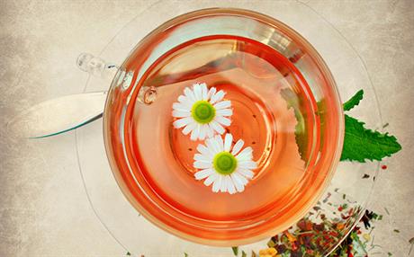 Uporabni pokloni za recesijske blagdane – vrećice čaja i razgovor